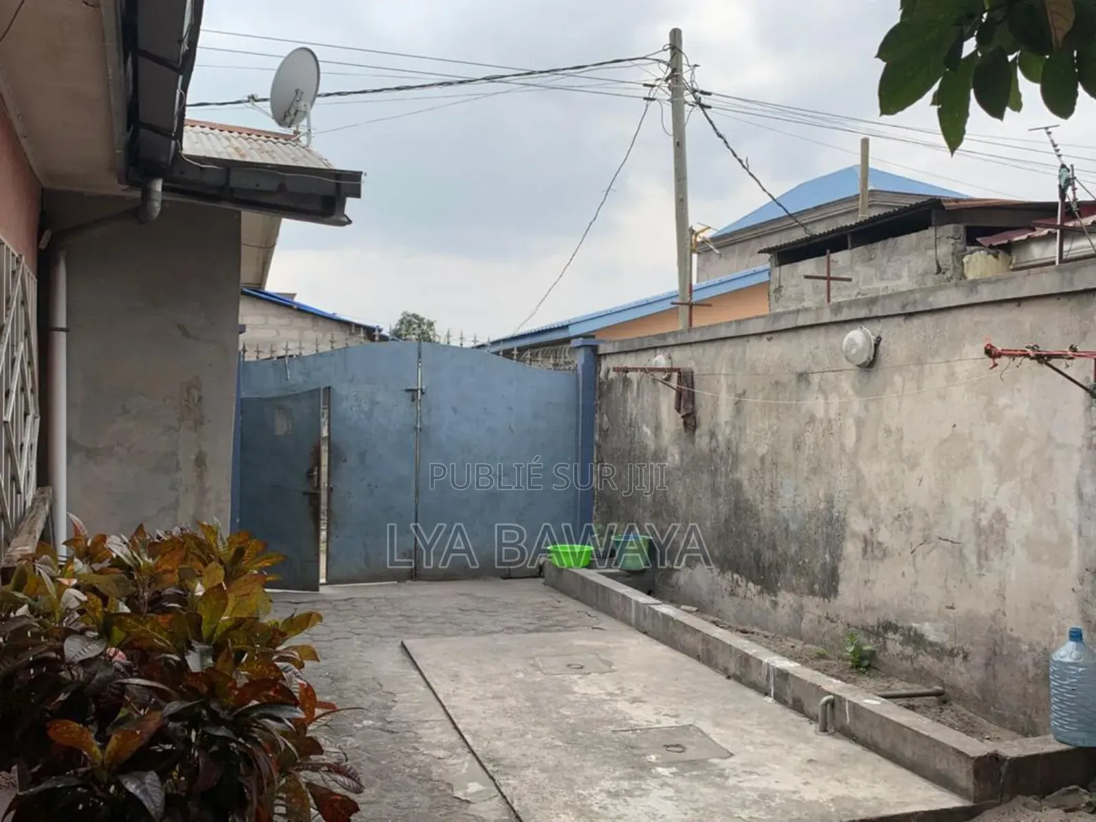 4chbre Maison dans Moungali à Vendre