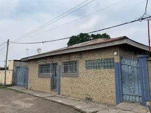 4chbre Maison dans Moungali à Vendre