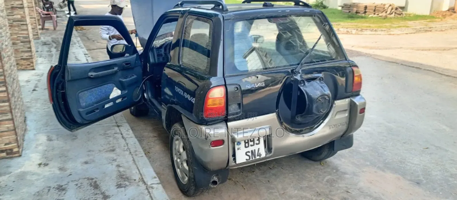 Voiture a Vendre 1.900.000 a Débattre