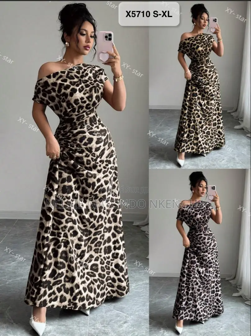 Magnifique Robe Satinée Disponible À Pointe-Noire