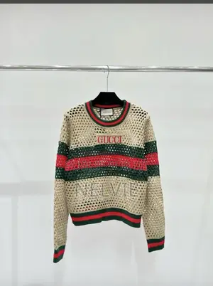 Pull Et Cardigan De Qualité Disponible À Pointe-Noire