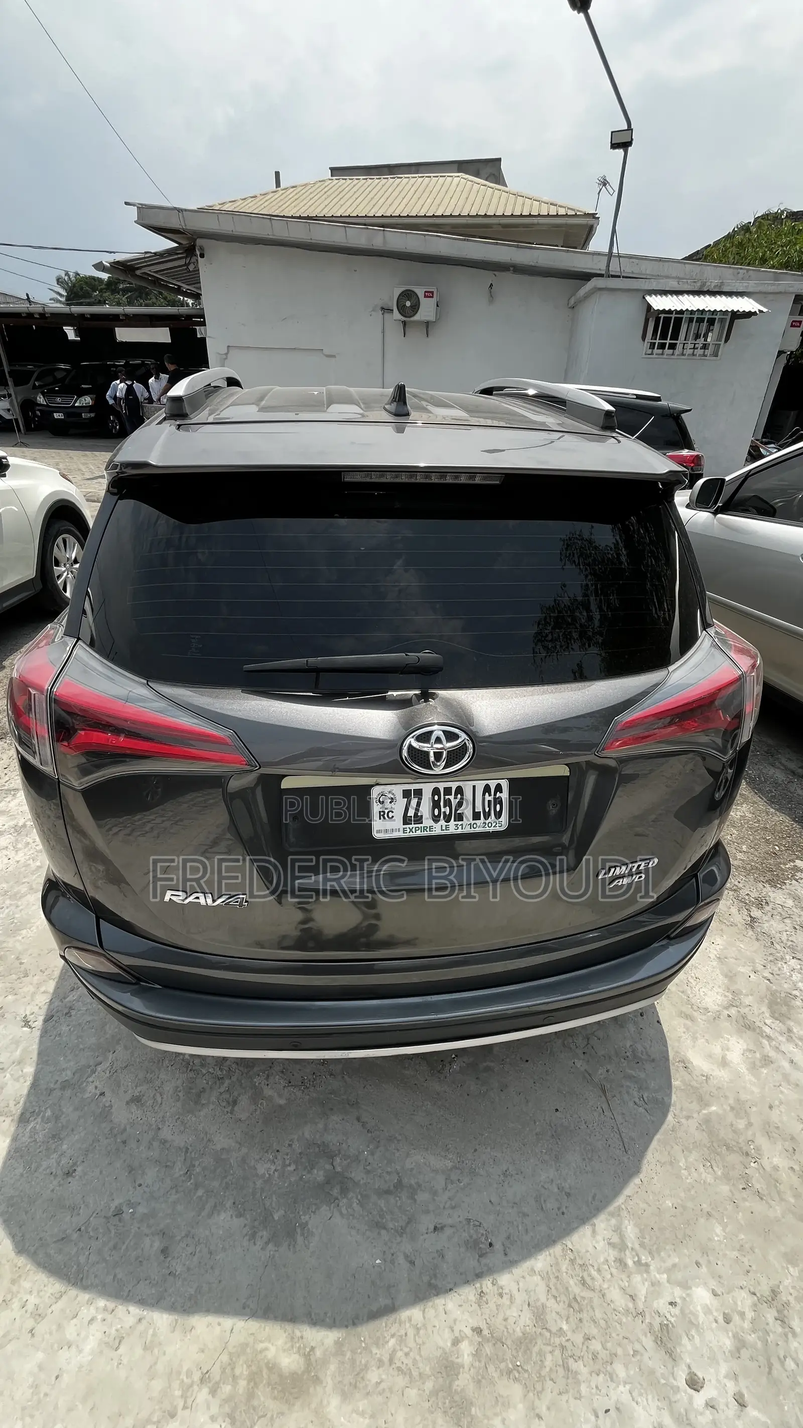 Toyota RAV4 LE FWD (2.5L 4cyl 6A) 2016 Noir