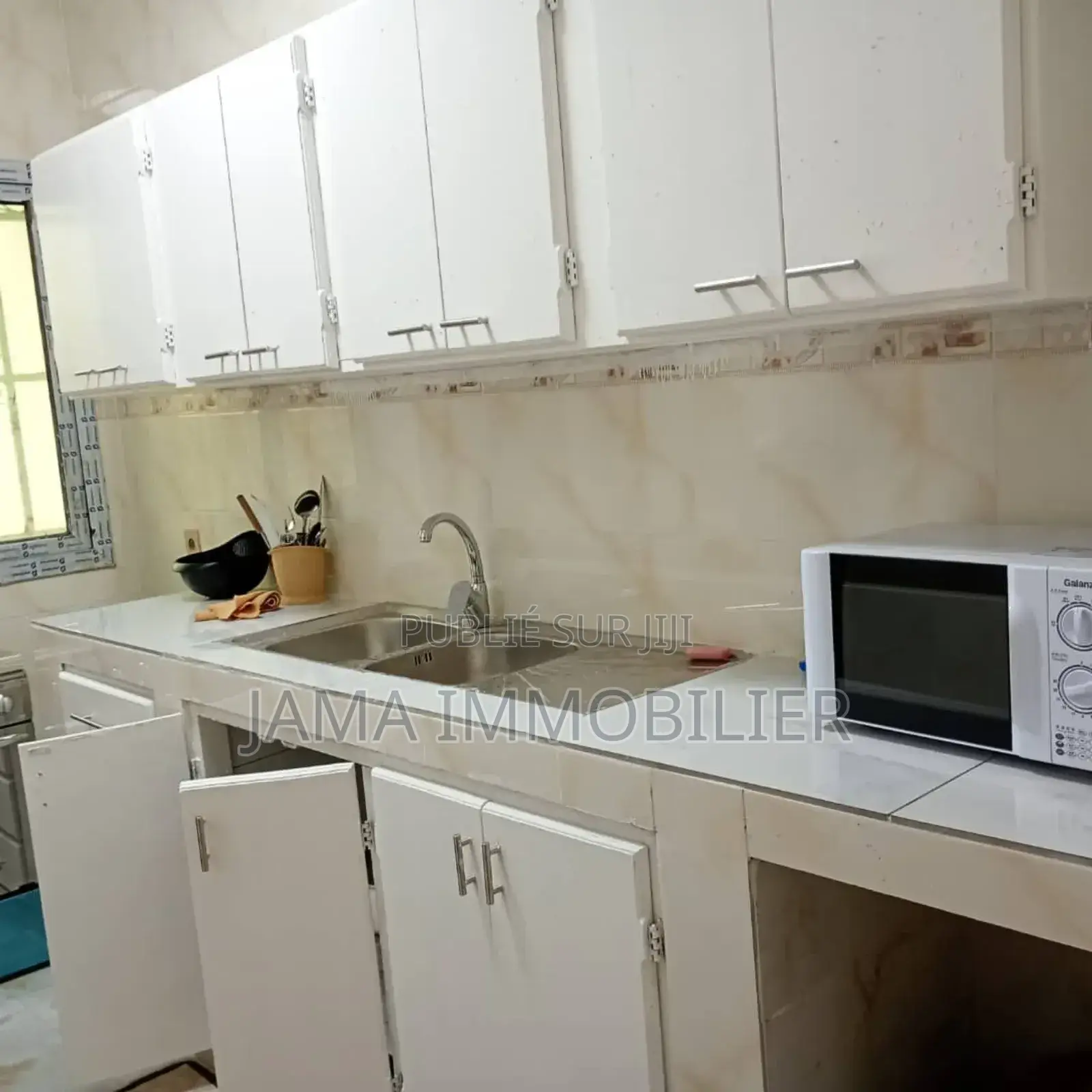 Meublé 2chbre Appartement dans Moungali à Louer