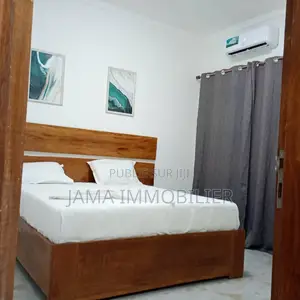 Meublé 2chbre Appartement dans Moungali à Louer