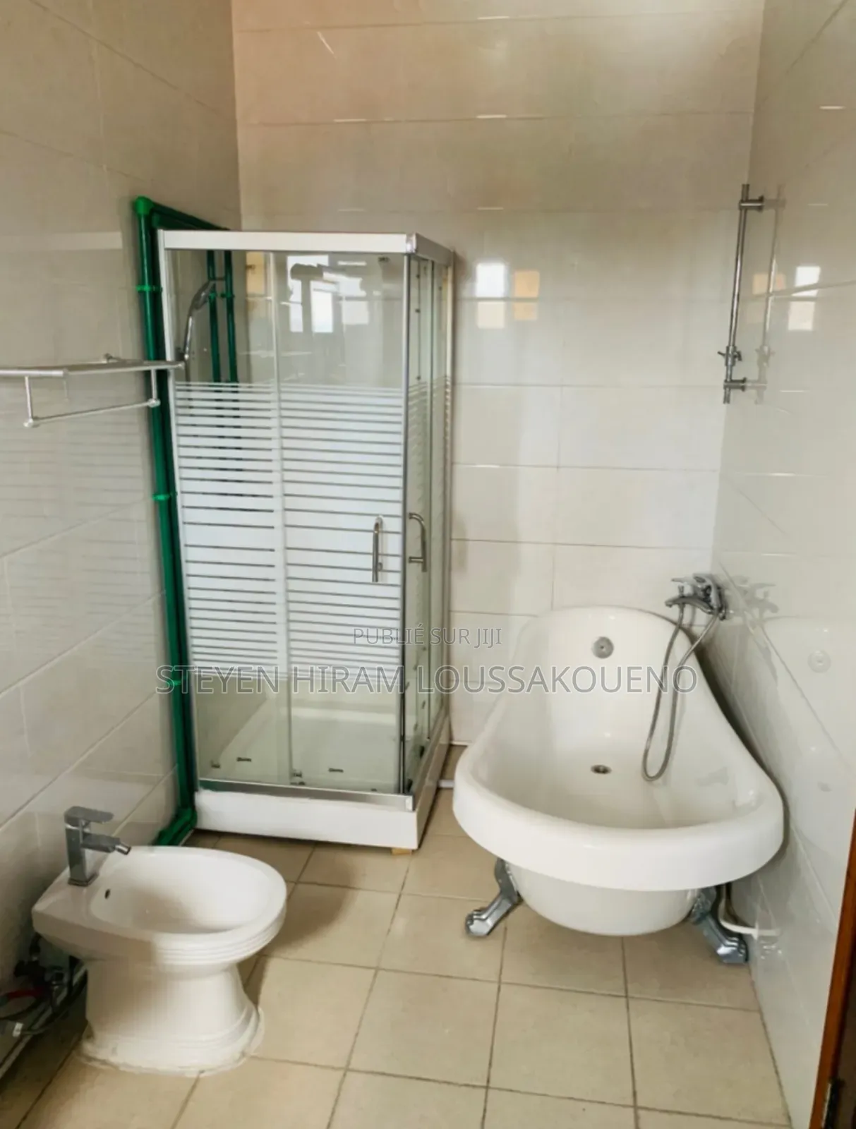 Meublé 4chbre Appartement dans Appartement Meublé, Moungali à Louer