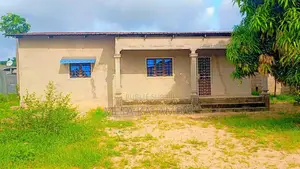 4chbre Maison dans Philippe Tita, Ngoyo à Vendre