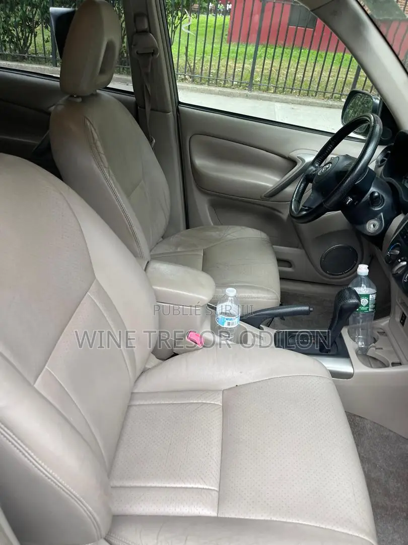Toyota RAV4 2.0 4x4 2005 Gris