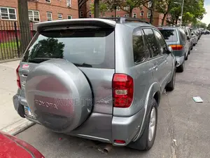 Toyota RAV4 2.0 4x4 2005 Gris