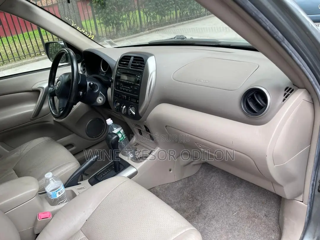 Toyota RAV4 2.0 4x4 2005 Gris