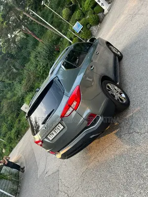 SsangYong Rexton 2021 Gris