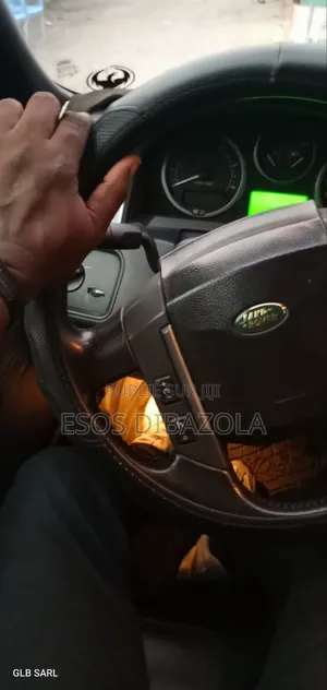 Land Rover Range Rover Sport Supercharged 4x4 (5.0L 8cyl 6A) 2010 Noir