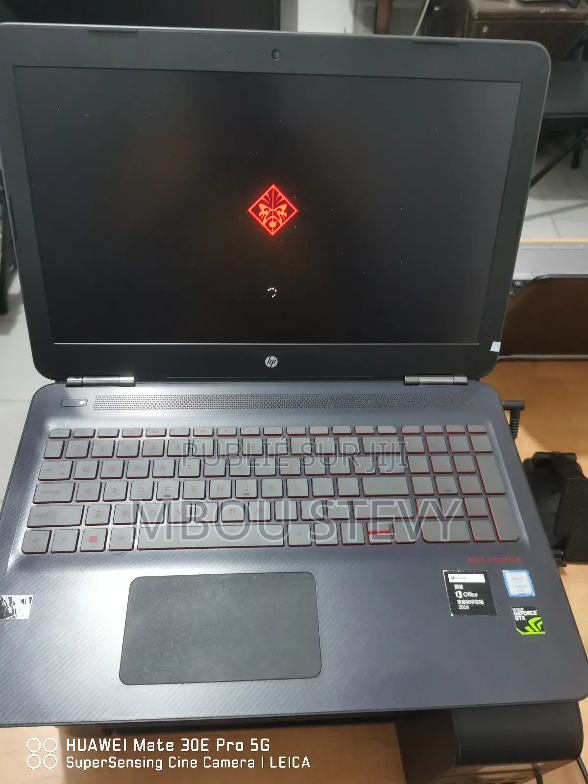 Ordinateur portable HP 15-f272wm 12GB Intel Core i5 HDD+SSD 1T