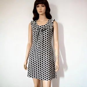 Robe Courte Trapèze À Pois Noirs Élégante Sans Manches