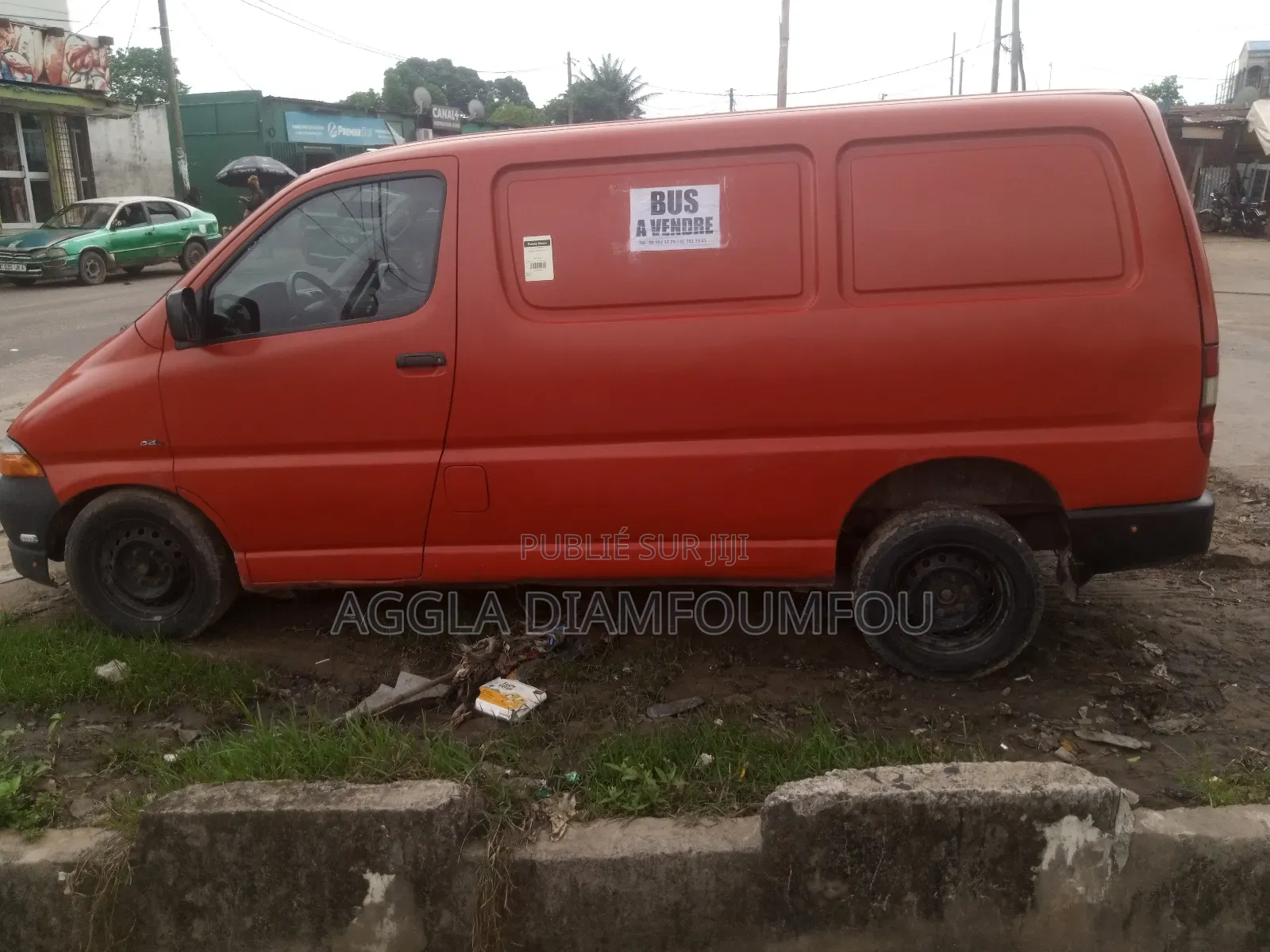 Toyota HiAce 2000 Rouge