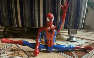 Figurine De Spider-Man De La Gamme Hasbro Marvel Titan Hero Series.