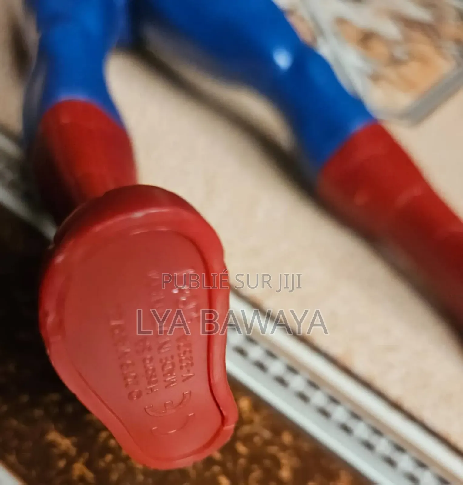 Figurine De Spider-Man De La Gamme Hasbro Marvel Titan Hero Series.