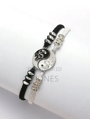 Vos Articles Sont Disponibles Les Filles Passez Vos Commandes