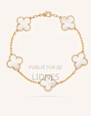 Vos Articles Sont Disponibles Les Filles Passez Vos Commandes