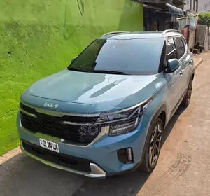 Nouveau Kia Seltos 2023 Bleu