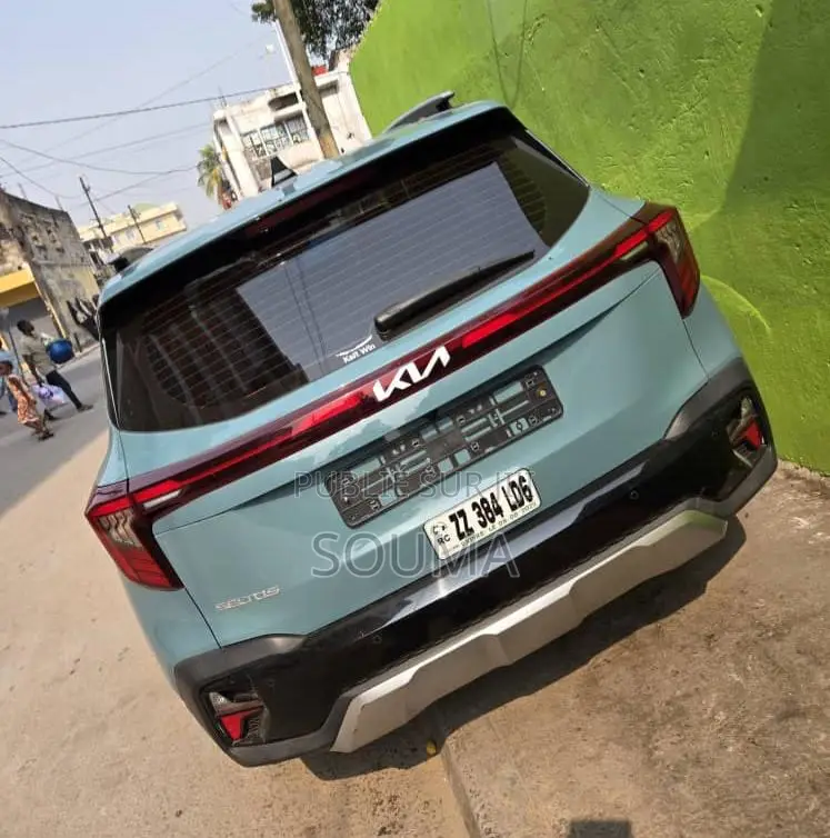 Nouveau Kia Seltos 2023 Bleu