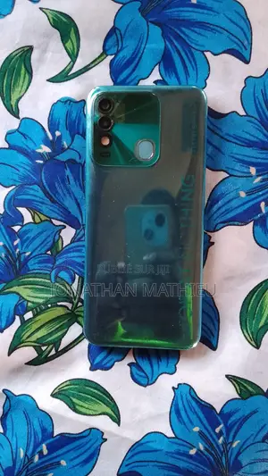 Tecno Spark 8C 64 GB Bleu