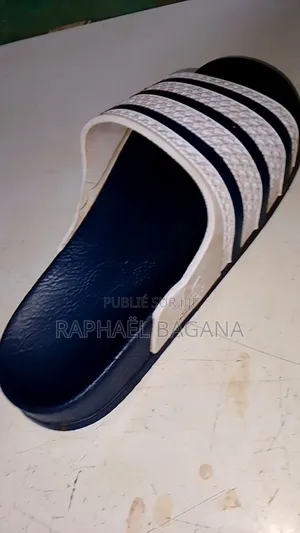 Adilete Adidas Marque Gabonaise