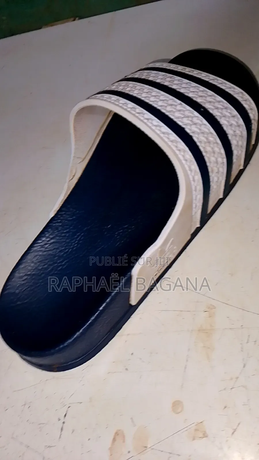 Adilete Adidas Marque Gabonaise