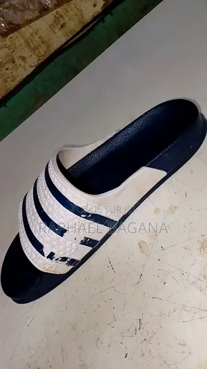 Adilete Adidas Marque Gabonaise