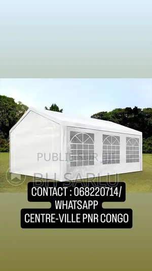 Chaises Napoléon, Tente Cérémoniale, Podium Et Panneaux De Basketball