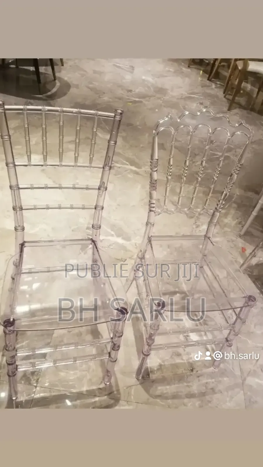 Chaises Napoléon, Tente Cérémoniale, Podium Et Panneaux De Basketball