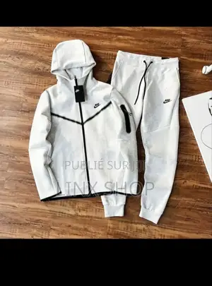 Des Jolis Complets Nike