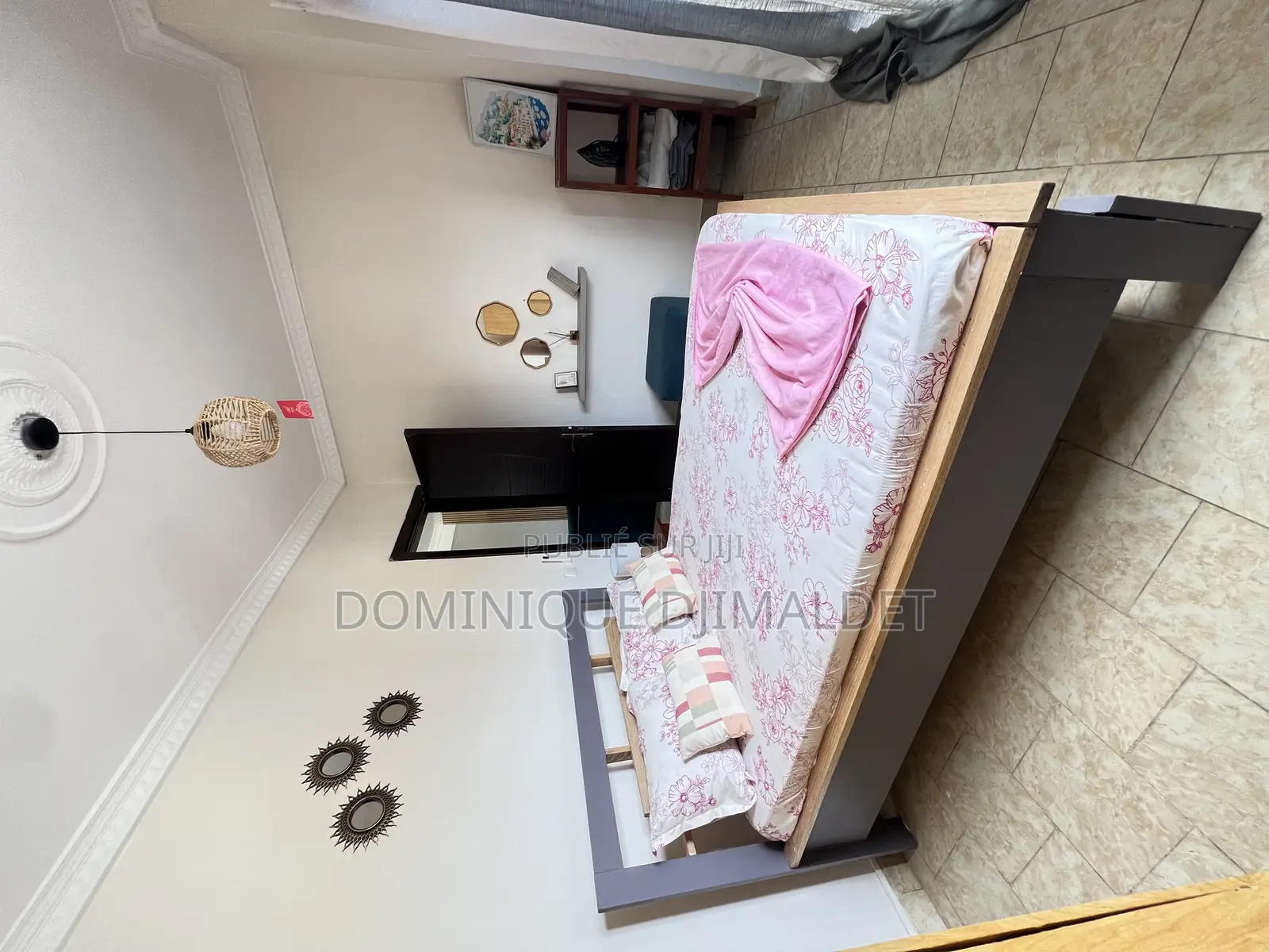 Meublé 1chbre Chambre et salon dans Sandrine Djimaldet, Lumumba à Louer