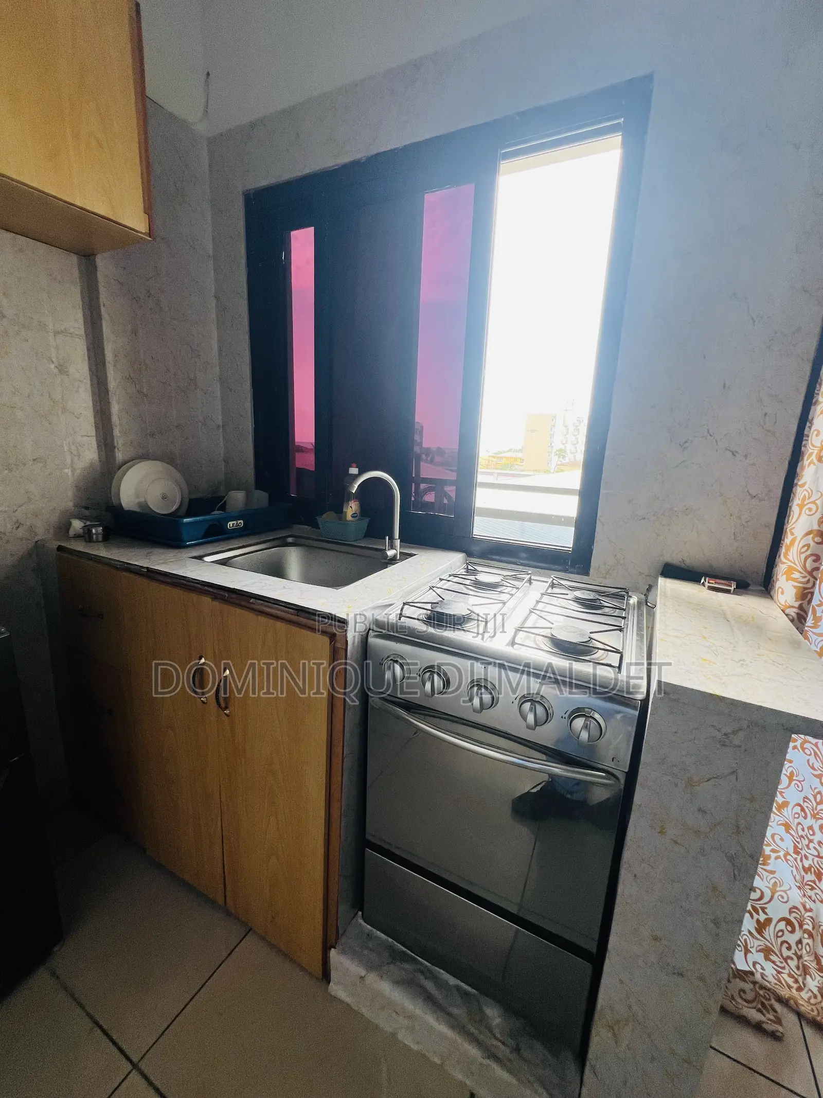 Meublé 1chbre Chambre et salon dans Sandrine Djimaldet, Lumumba à Louer