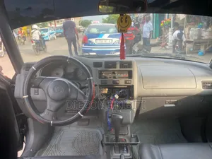 Toyota RAV4 2024 Noir