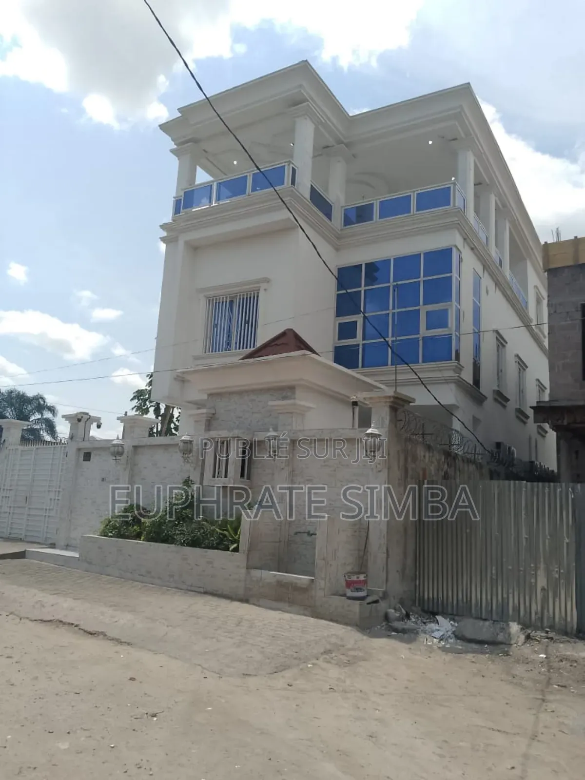 Parcelle À Vendre À Brazzaville Vers L'aéroport.