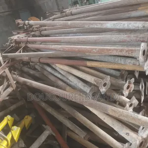 Étais Metalique Ou Poteau Metalique