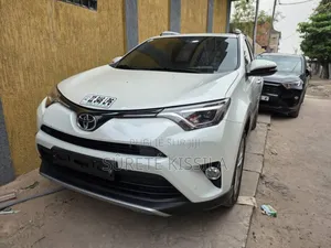 Voiture 2020 Blanc cassé