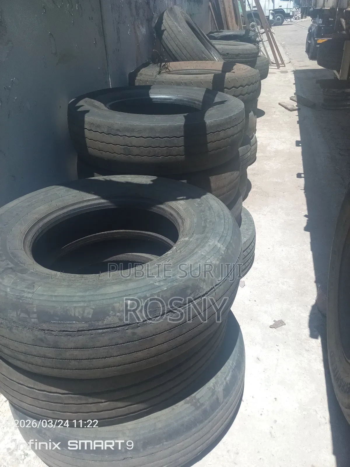 Pneus Semi Remorque Défectueux