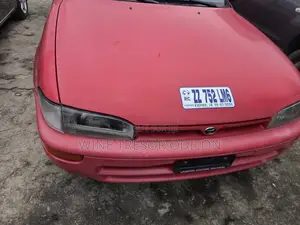 Toyota Corolla 1.9 D Hatchback 2000 Rouge