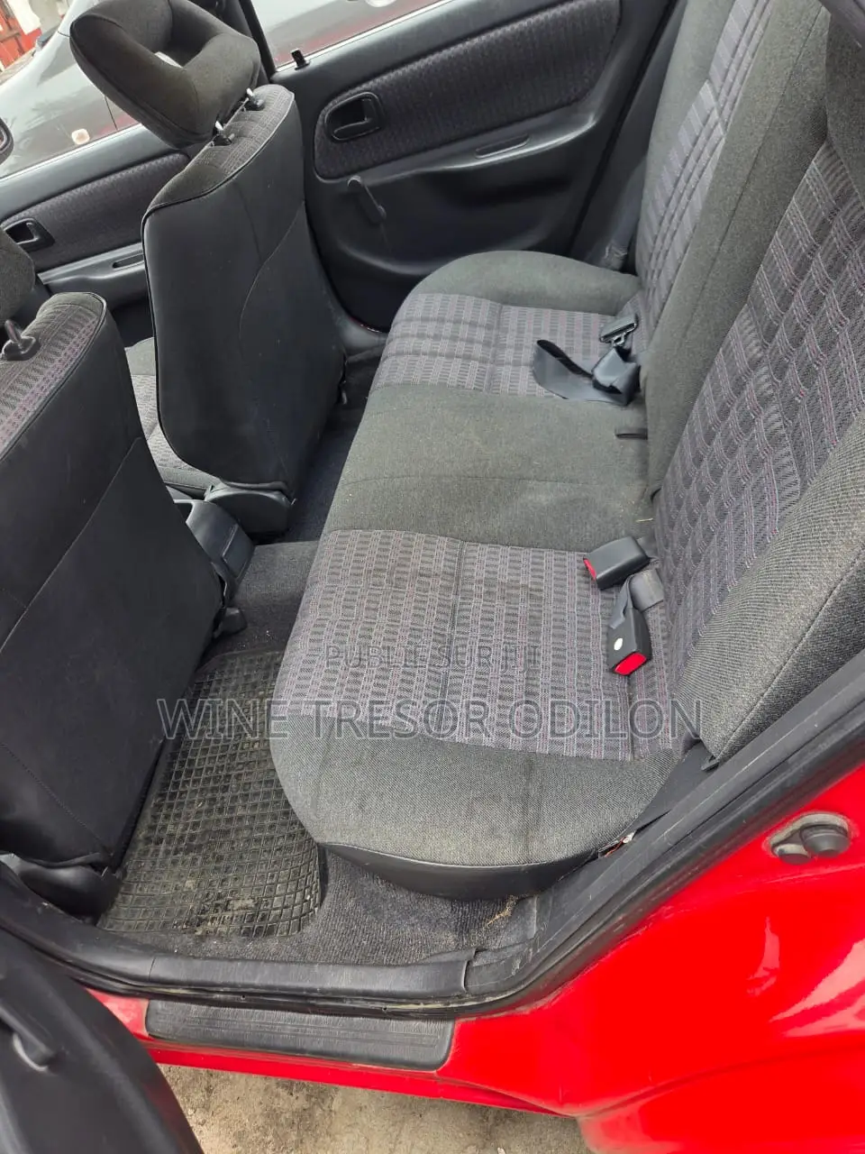 Toyota Corolla 1.9 D Hatchback 2000 Rouge