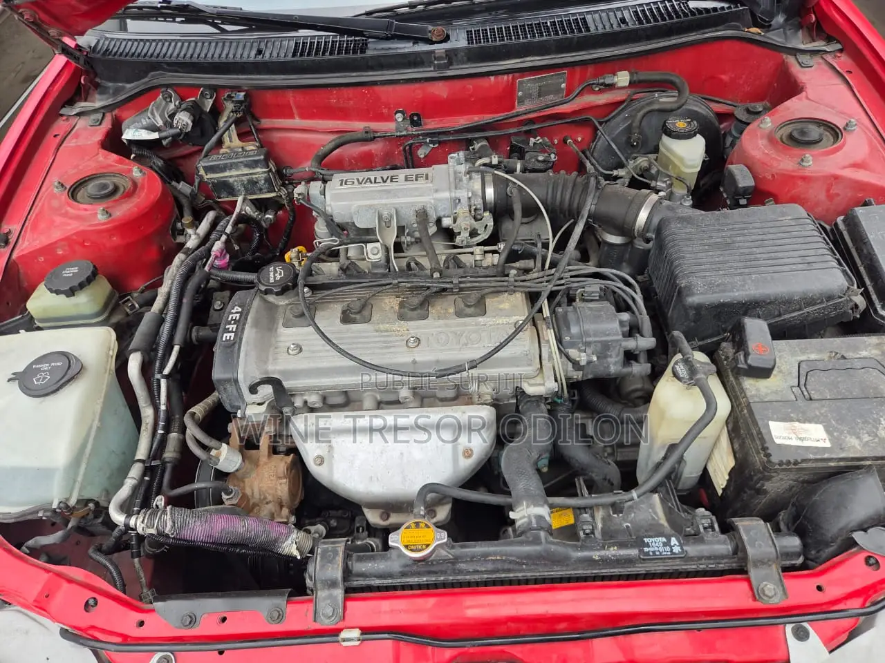 Toyota Corolla 1.9 D Hatchback 2000 Rouge