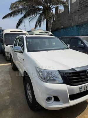 Toyota Hilux Revo Double Cab Deisel 2.8 RWD 2019 Blanc cassé