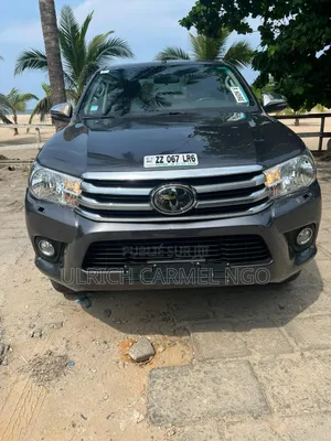 Toyota Hilux Revo Smart Cab Deisel 2.4 RWD 2017 Noir Mat