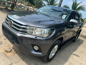 Toyota Hilux Revo Smart Cab Deisel 2.4 RWD 2017 Noir Mat