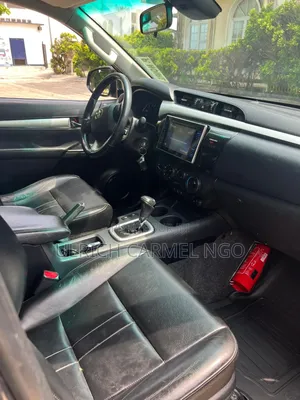 Toyota Hilux Revo Smart Cab Deisel 2.4 RWD 2017 Noir Mat