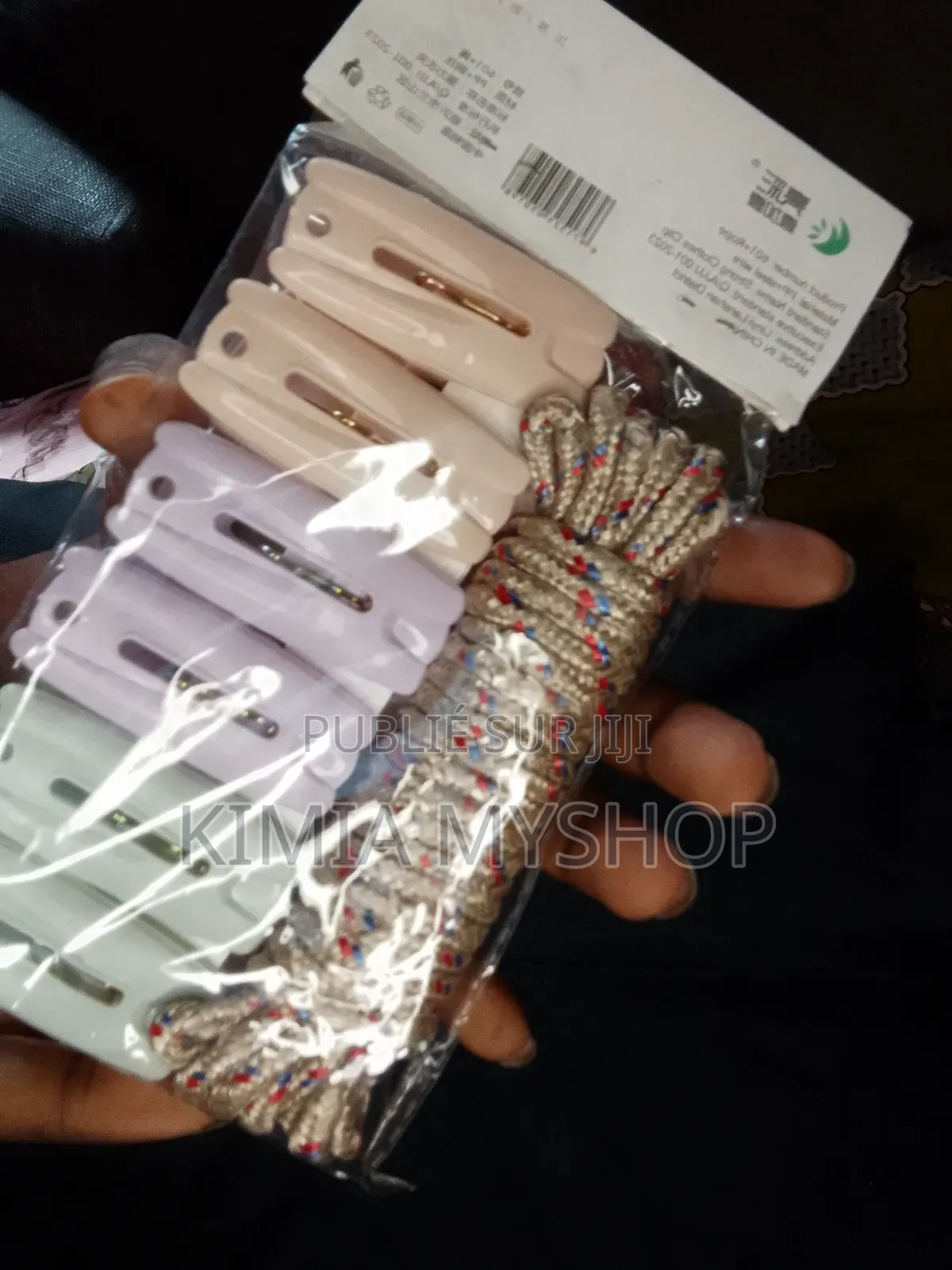 Pour Vos Habits 800frs