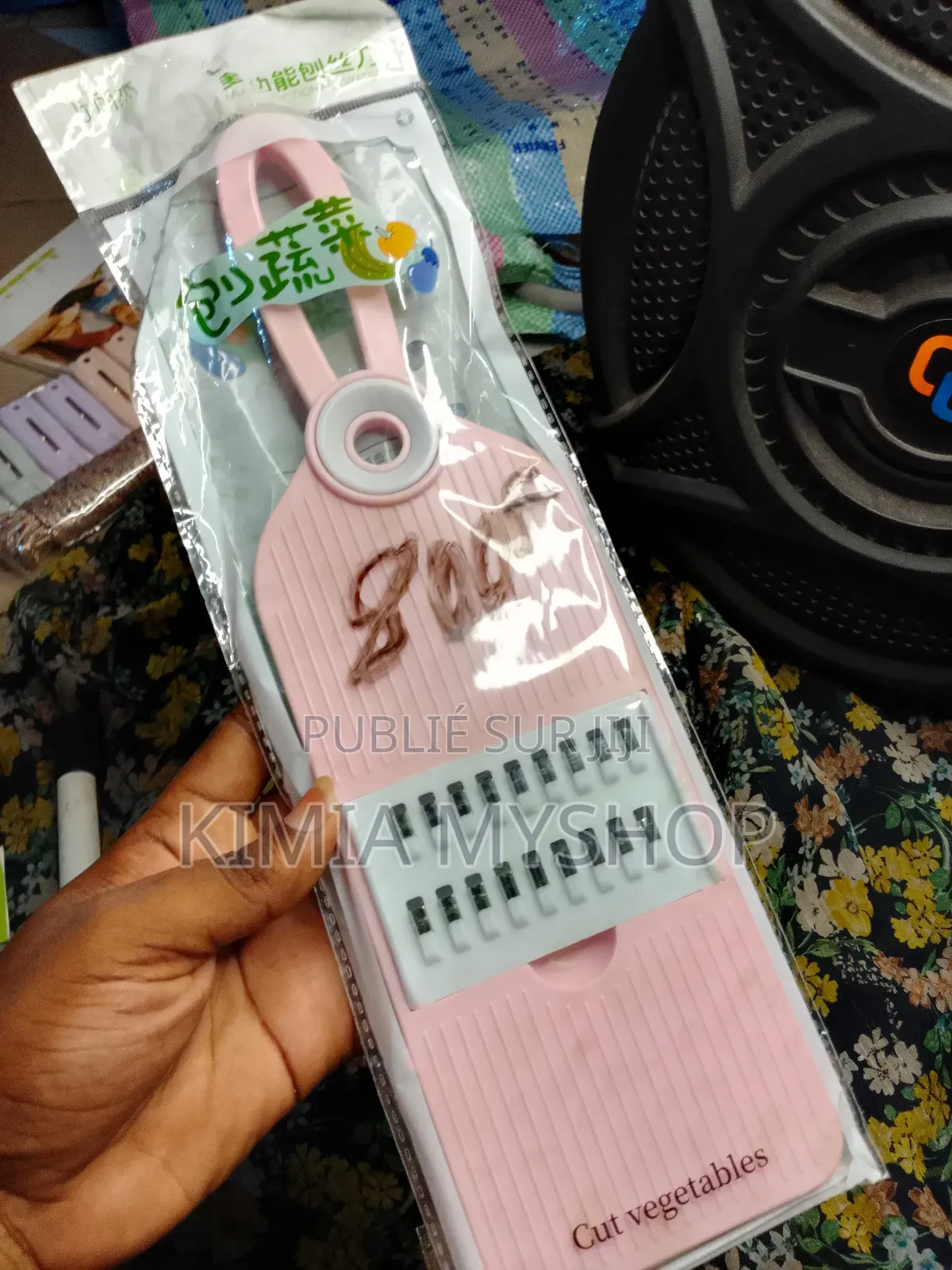 Râpeuse + Machine À Éplucher 800frs l'Unité