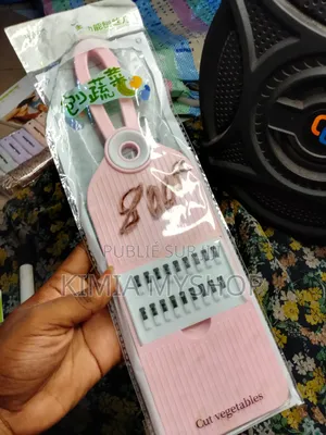 Râpeuse + Machine À Éplucher 800frs l'Unité