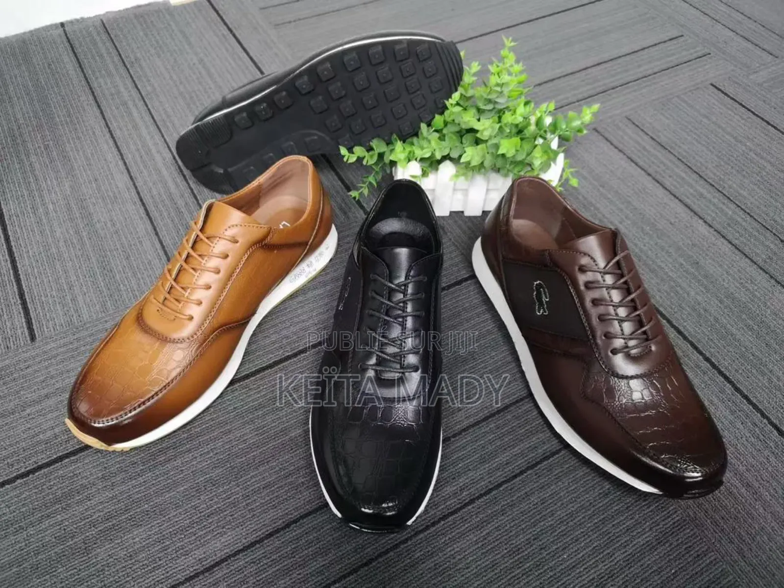 Des Chaussures Fermées