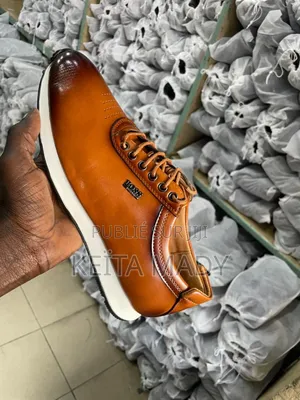 Des Chaussures Fermées